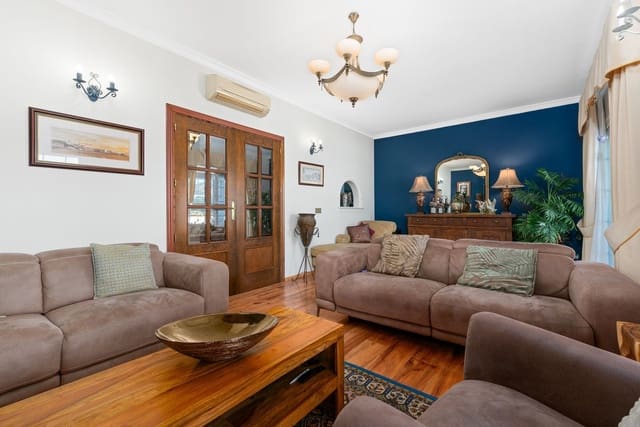 4 slaapkamer Villa te koop in Mijas Costa, Mijas met zwembad garage - € 760.000 (Ref: 9521952)