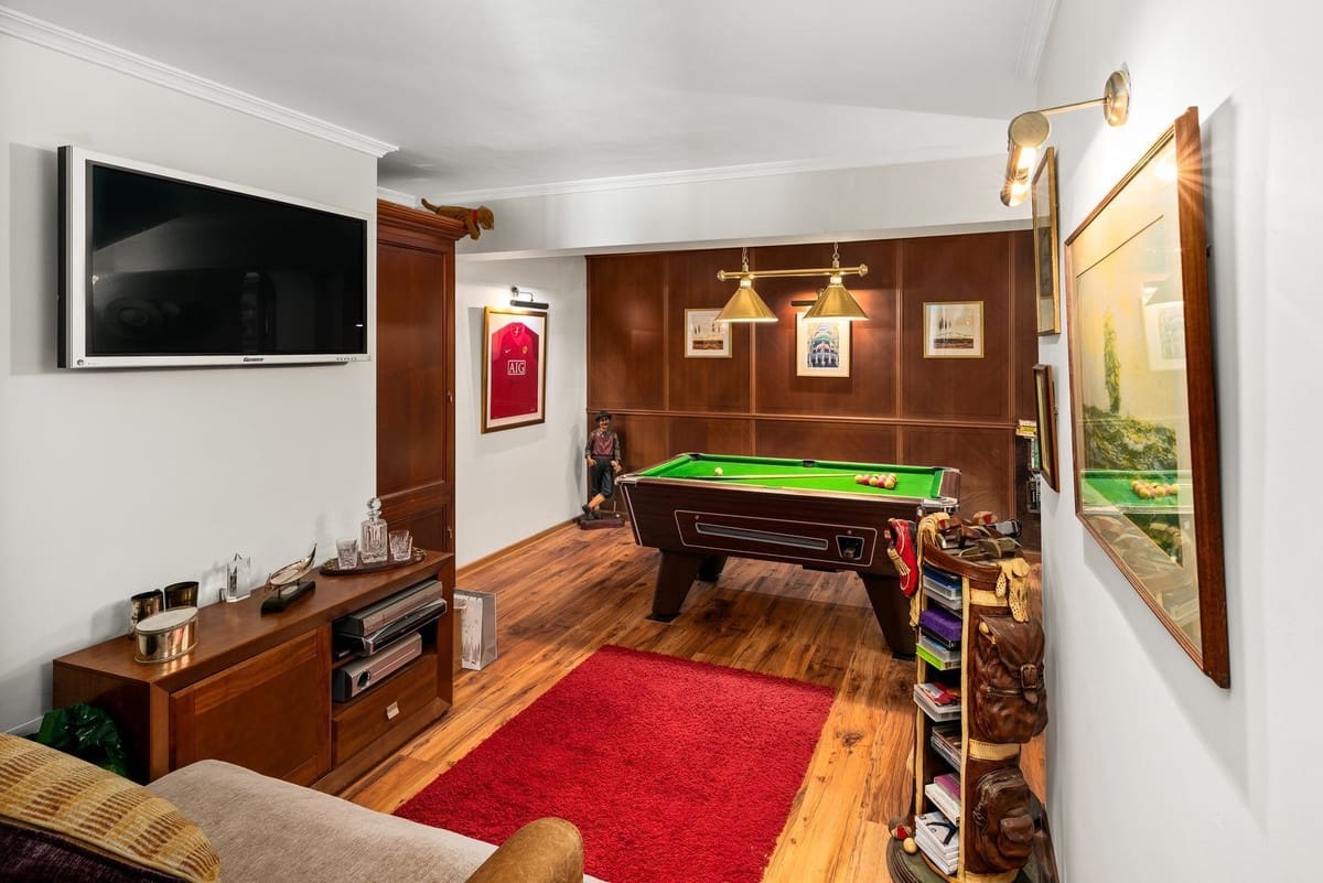 4 bedroom Villa for sale in Mijas Costa with pool garage - € 760,000 (Ref: 9521952)