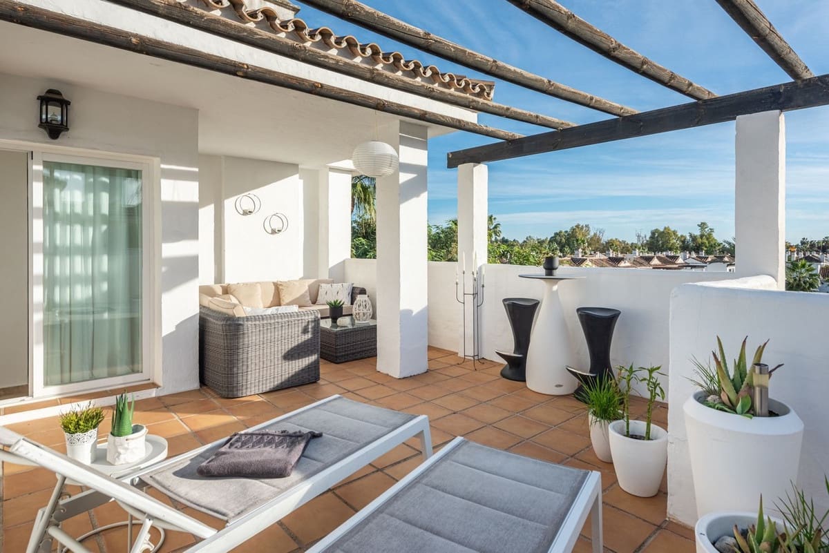 3 slaapkamer Appartement te koop in Nueva Andalucia met zwembad garage - € 589.000 (Ref: 9523069)