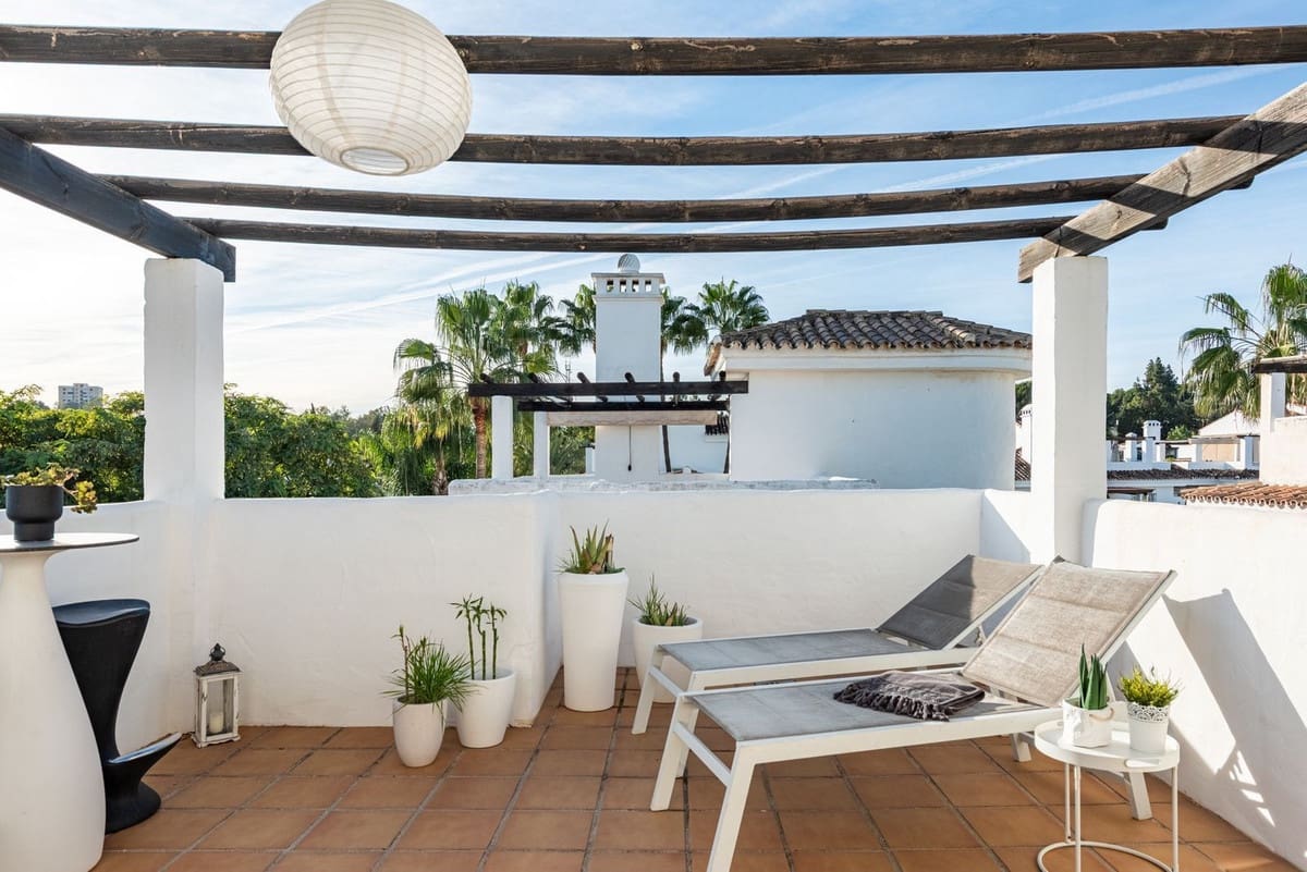 3 slaapkamer Appartement te koop in Nueva Andalucia met zwembad garage - € 589.000 (Ref: 9523069)