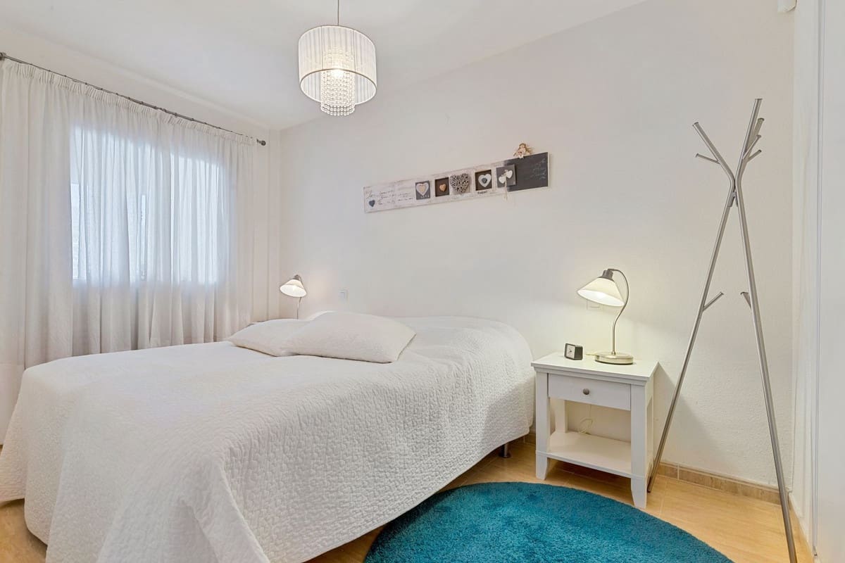 1 sypialnia Apartament na sprzedaż w Fuengirola z basenem garażem - 239 000 € (Ref: 9528672)