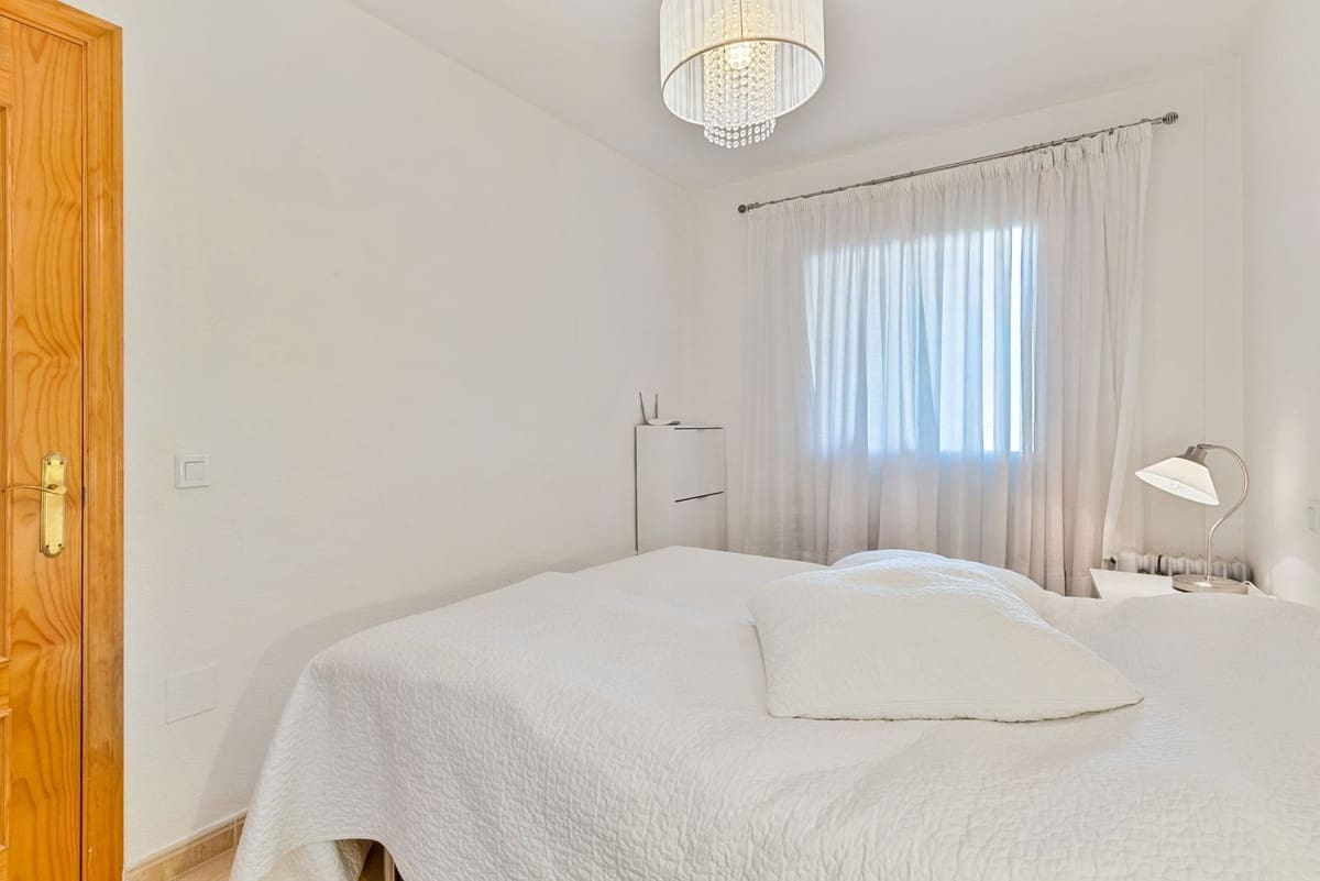 1 sypialnia Apartament na sprzedaż w Fuengirola z basenem garażem - 239 000 € (Ref: 9528672)