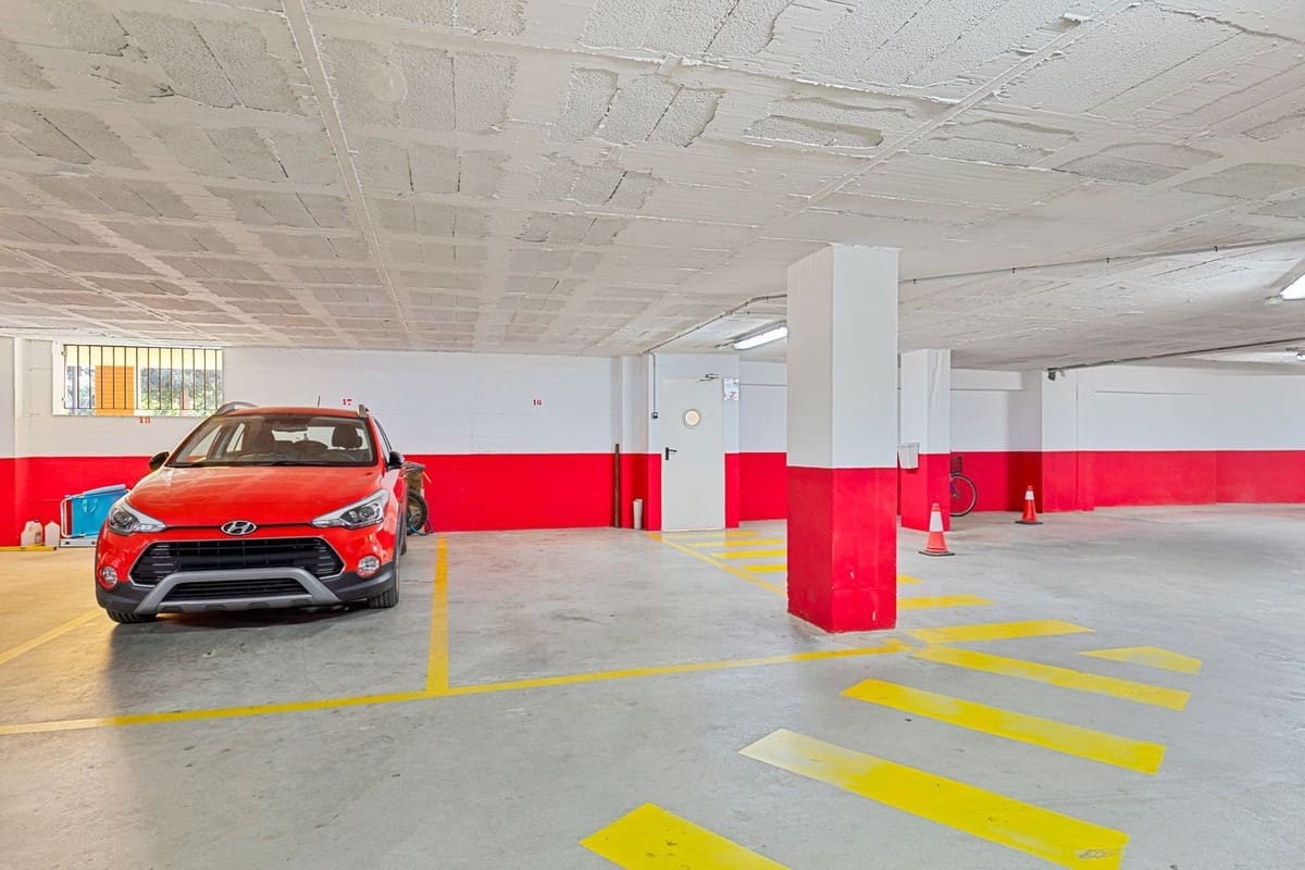 1 sypialnia Apartament na sprzedaż w Fuengirola z basenem garażem - 239 000 € (Ref: 9528672)