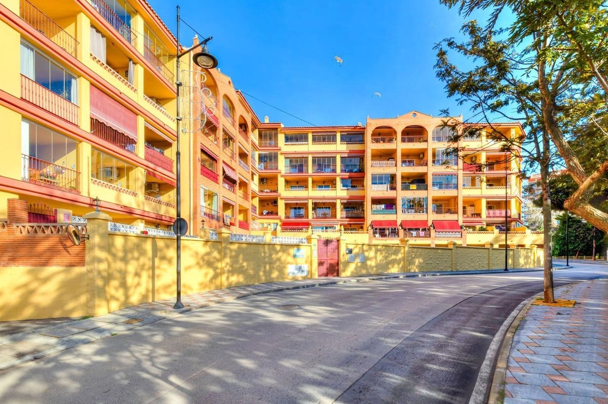 1 sypialnia Apartament na sprzedaż w Fuengirola z basenem garażem - 239 000 € (Ref: 9528672)