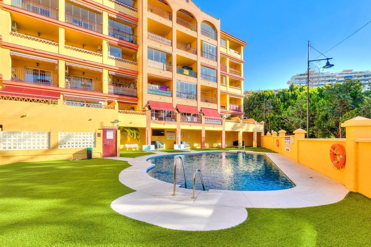 1 sypialnia Apartament na sprzedaż w Fuengirola z basenem garażem - 239 000 € (Ref: 9528672)