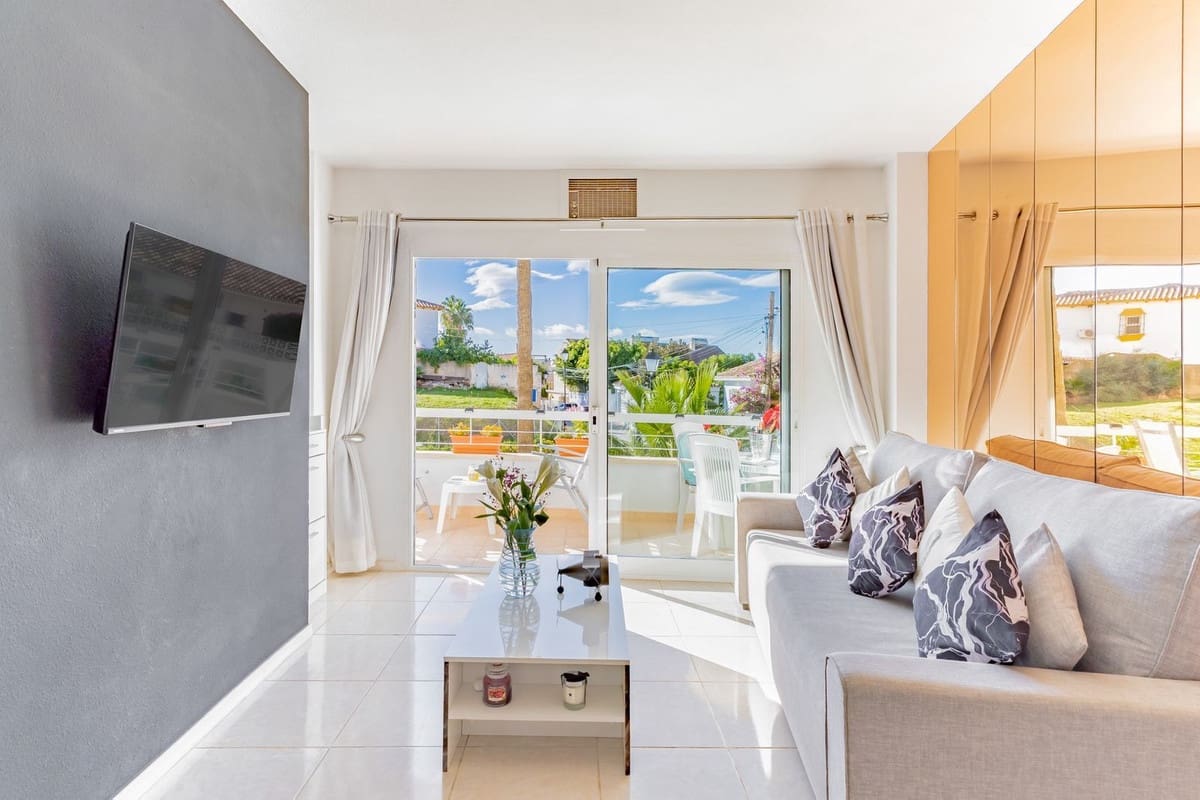 1 bedroom Apartment for sale in Fuengirola with pool garage - € 227,000 (Ref: 9528673)