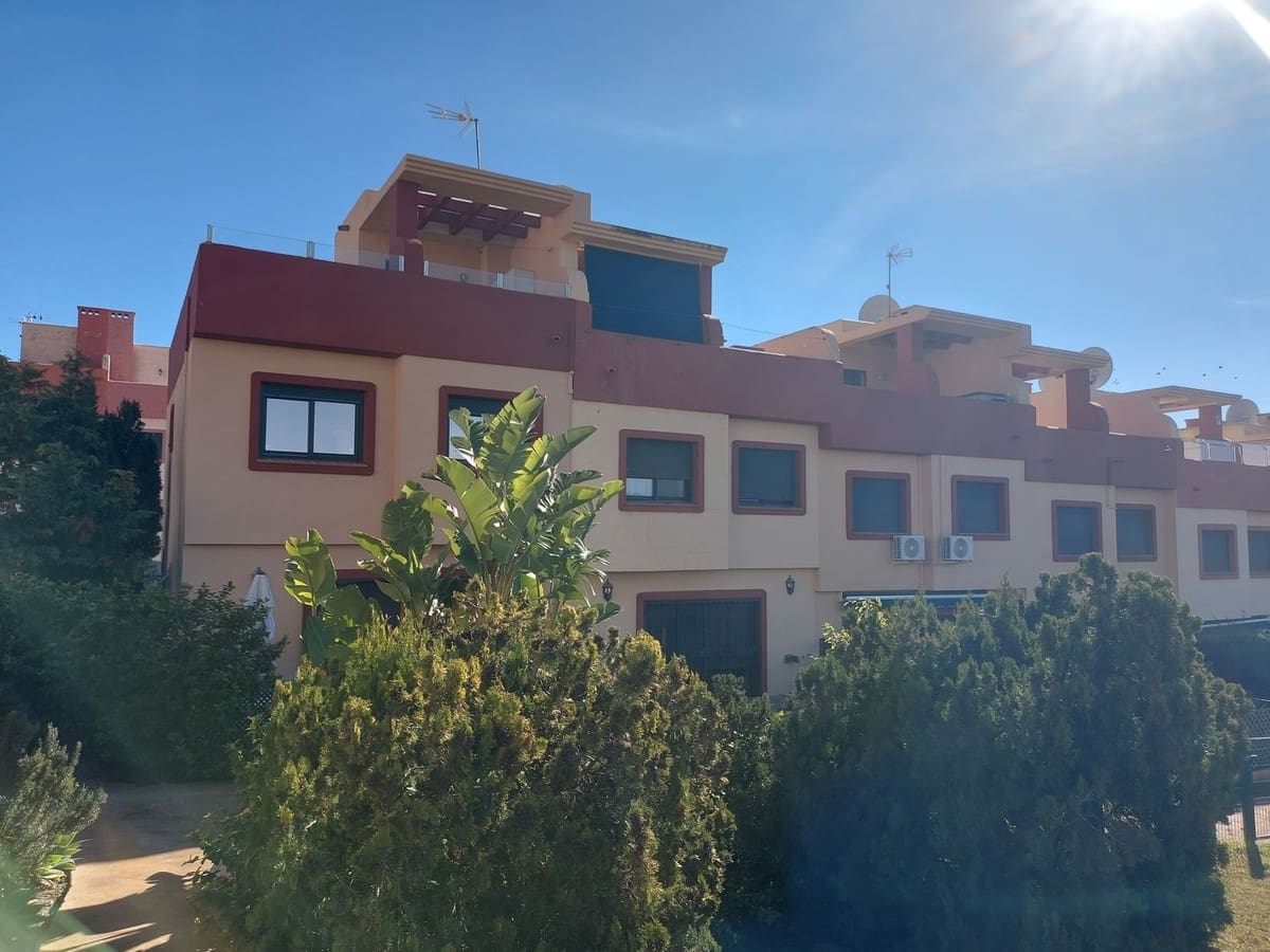 3 quarto Casa em Banda para venda em La Duquesa / Puerto de la Duquesa com piscina garagem - 315 000 € (Ref: 9528834)