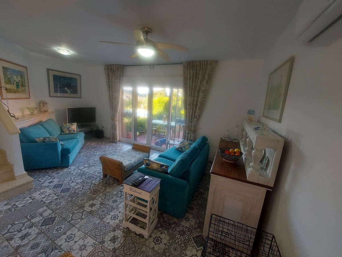 3 quarto Casa em Banda para venda em La Duquesa / Puerto de la Duquesa com piscina garagem - 315 000 € (Ref: 9528834)