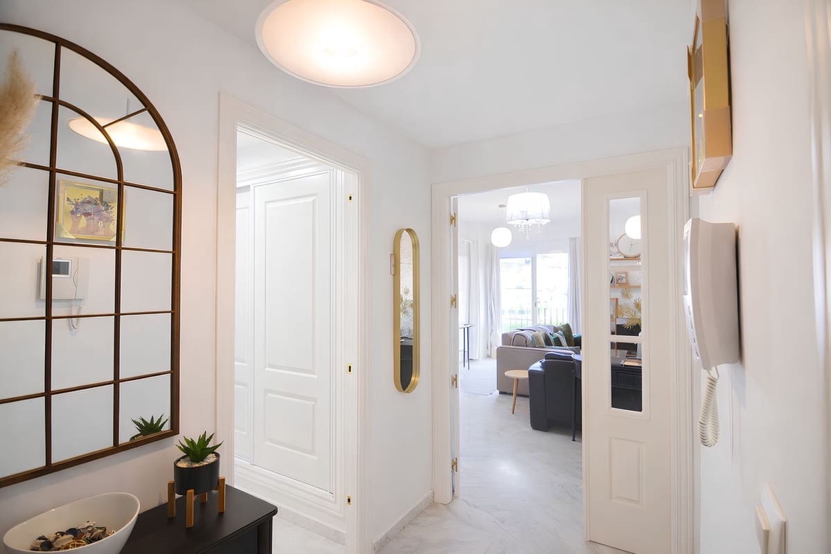 2 soveværelse Lejlighed til salg i Riviera del Sol med swimmingpool garage - € 379.000 (Ref: 9528955)