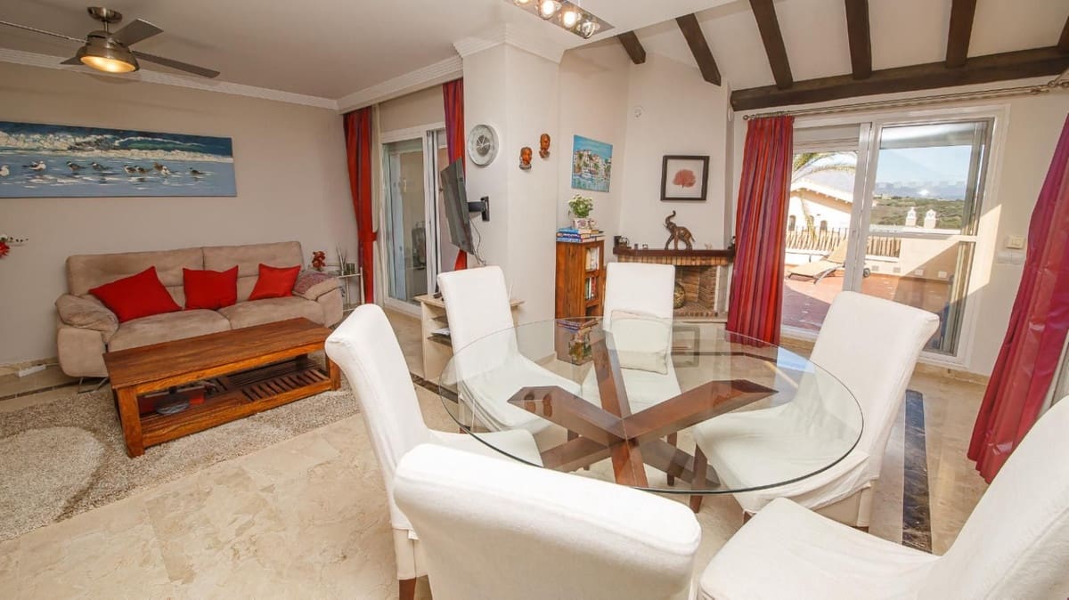 Pareado de 4 habitaciones en La Duquesa / Puerto de la Duquesa en venta con piscina garaje - 595.000 € (Ref: 9536302)