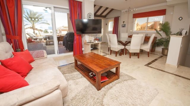 Pareado de 4 habitaciones en La Duquesa / Puerto de la Duquesa, Manilva en venta con piscina garaje - 575.000 € (Ref: 9536302)