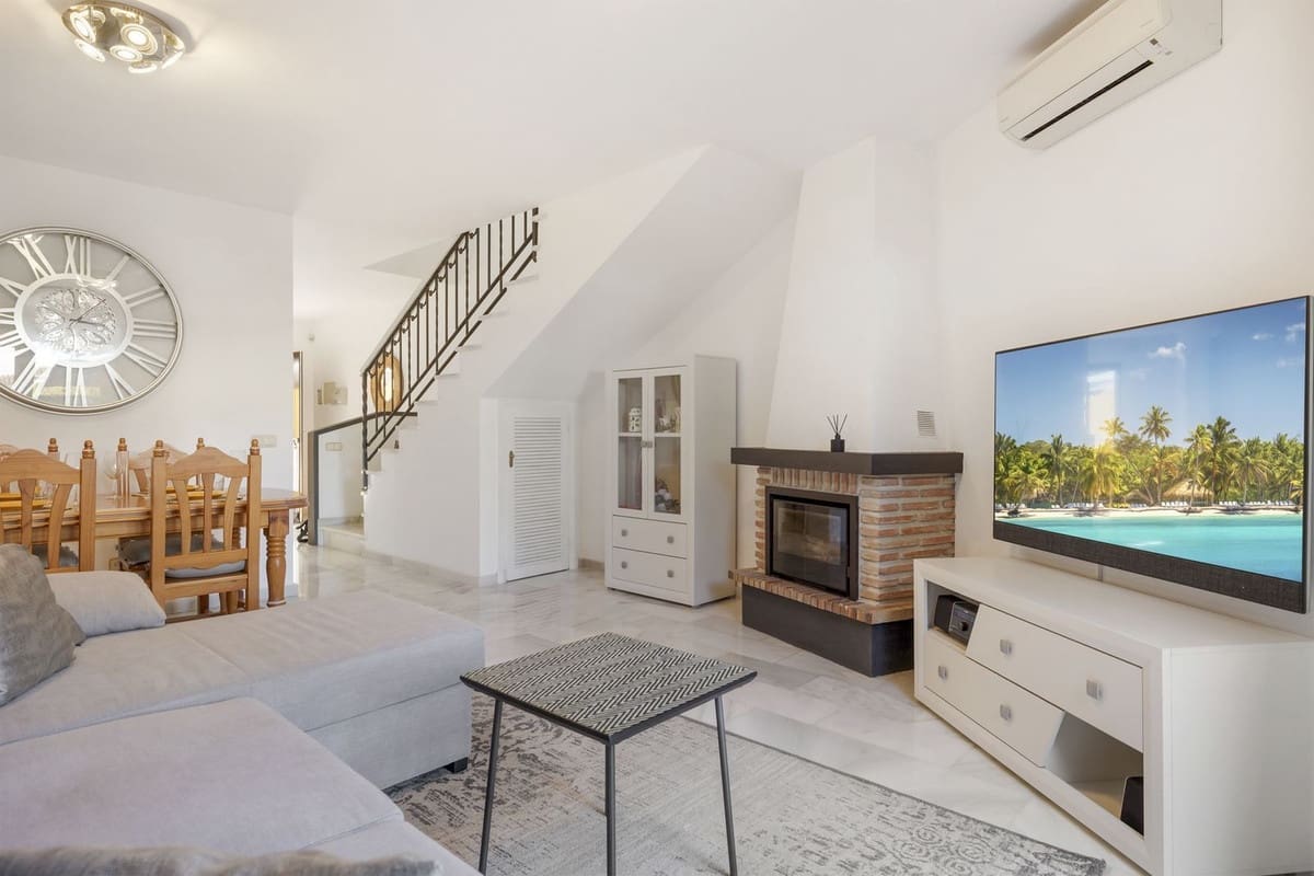 2 slaapkamer Huis te koop in Bel-Air met zwembad garage - € 485.000 (Ref: 9538990)