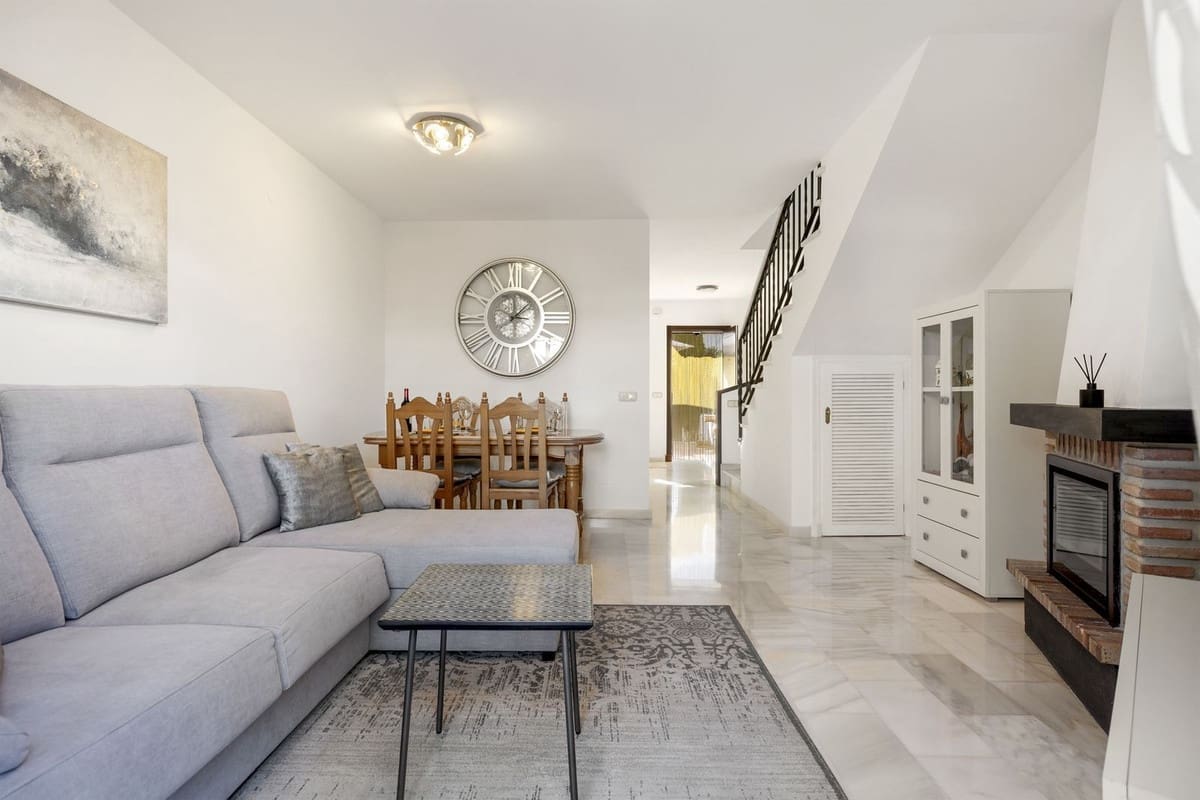 2 slaapkamer Huis te koop in Bel-Air met zwembad garage - € 485.000 (Ref: 9538990)