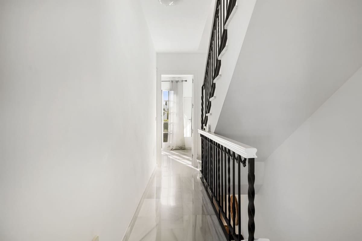 2 bedroom Townhouse for sale in Bel-Air with pool garage - € 485,000 (Ref: 9538990)