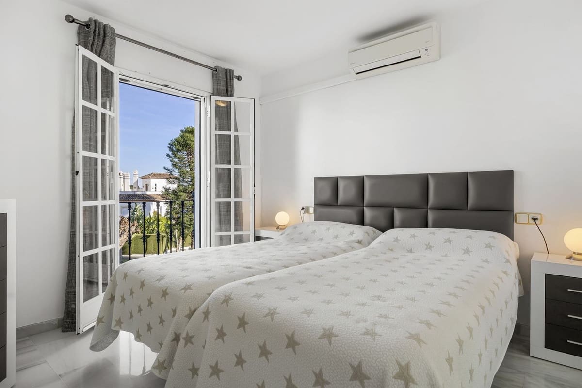 2 bedroom Townhouse for sale in Bel-Air with pool garage - € 485,000 (Ref: 9538990)