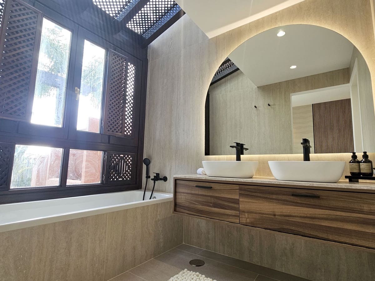 4 bedroom Semi-detached Villa for sale in Golden Mile with pool garage - € 1,995,000 (Ref: 9538991)