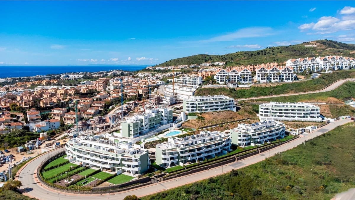 3 bedroom Apartment for sale in La Cala de Mijas with pool garage - € 660,000 (Ref: 9538992)