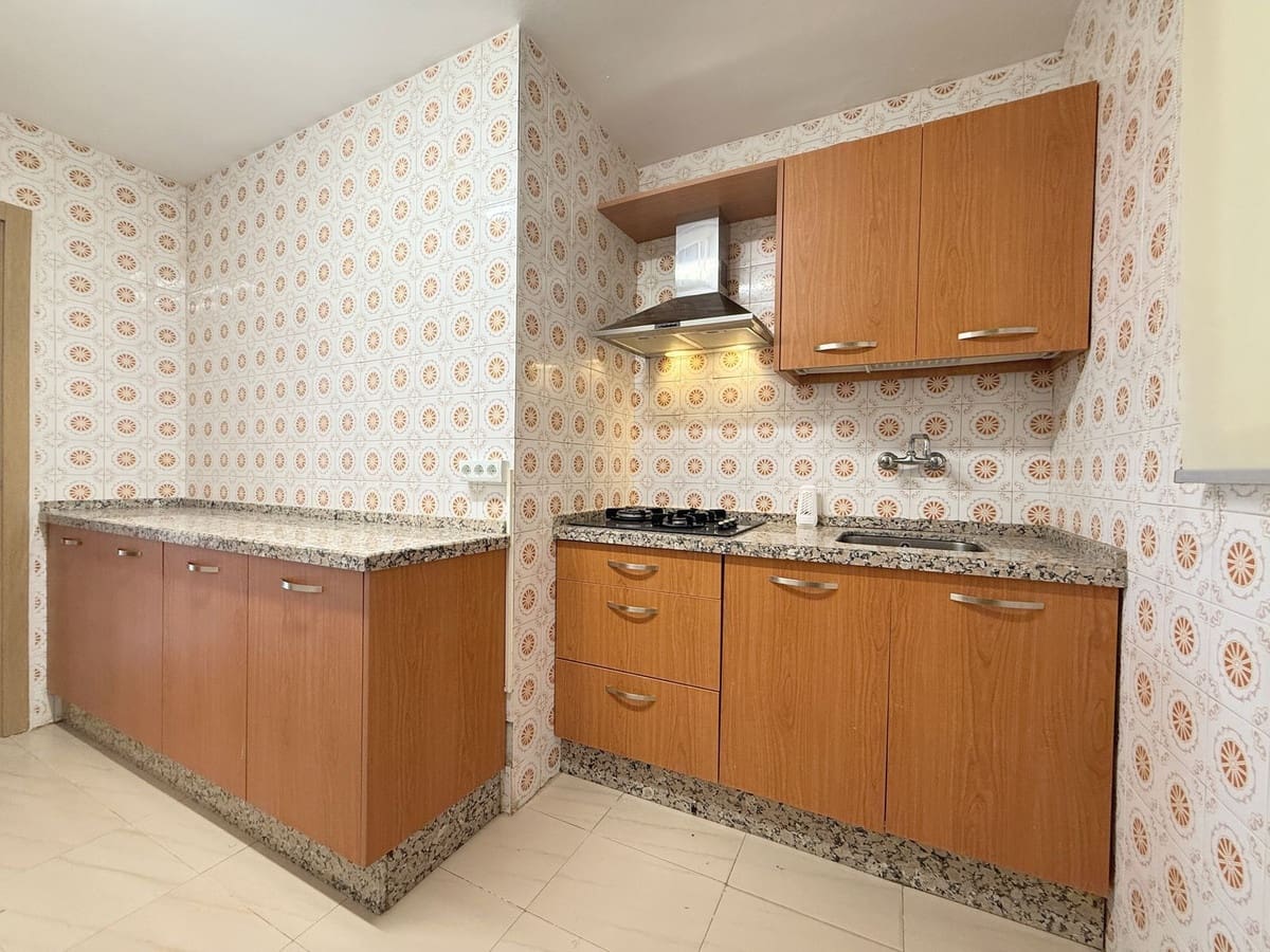 4 slaapkamer Appartement te koop in San Luis de Sabinillas - € 300.000 (Ref: 9538994)