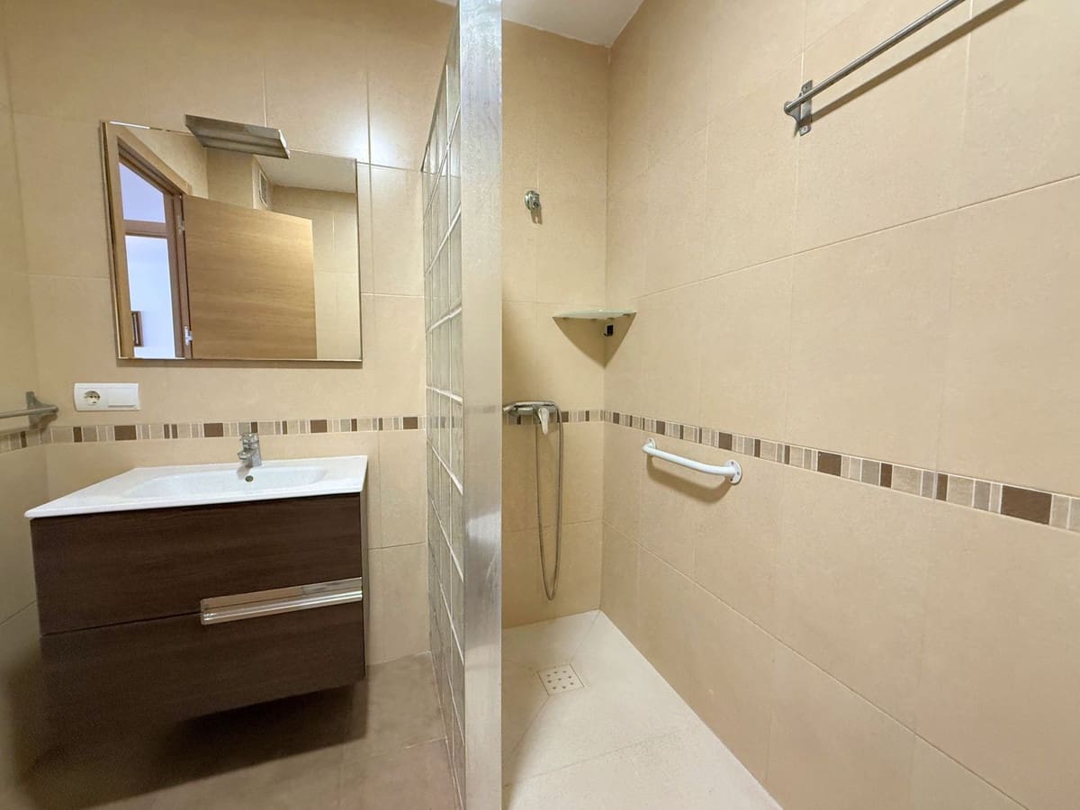 4 bedroom Apartment for sale in San Luis de Sabinillas - € 318,500 (Ref: 9538994)