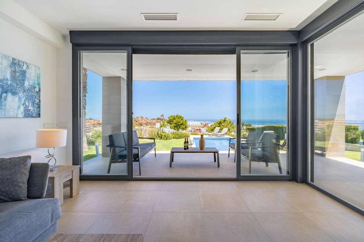 4 soverom Villa til salgs i Manilva med svømmebasseng garasje - € 1 150 000 (Ref: 9538995)