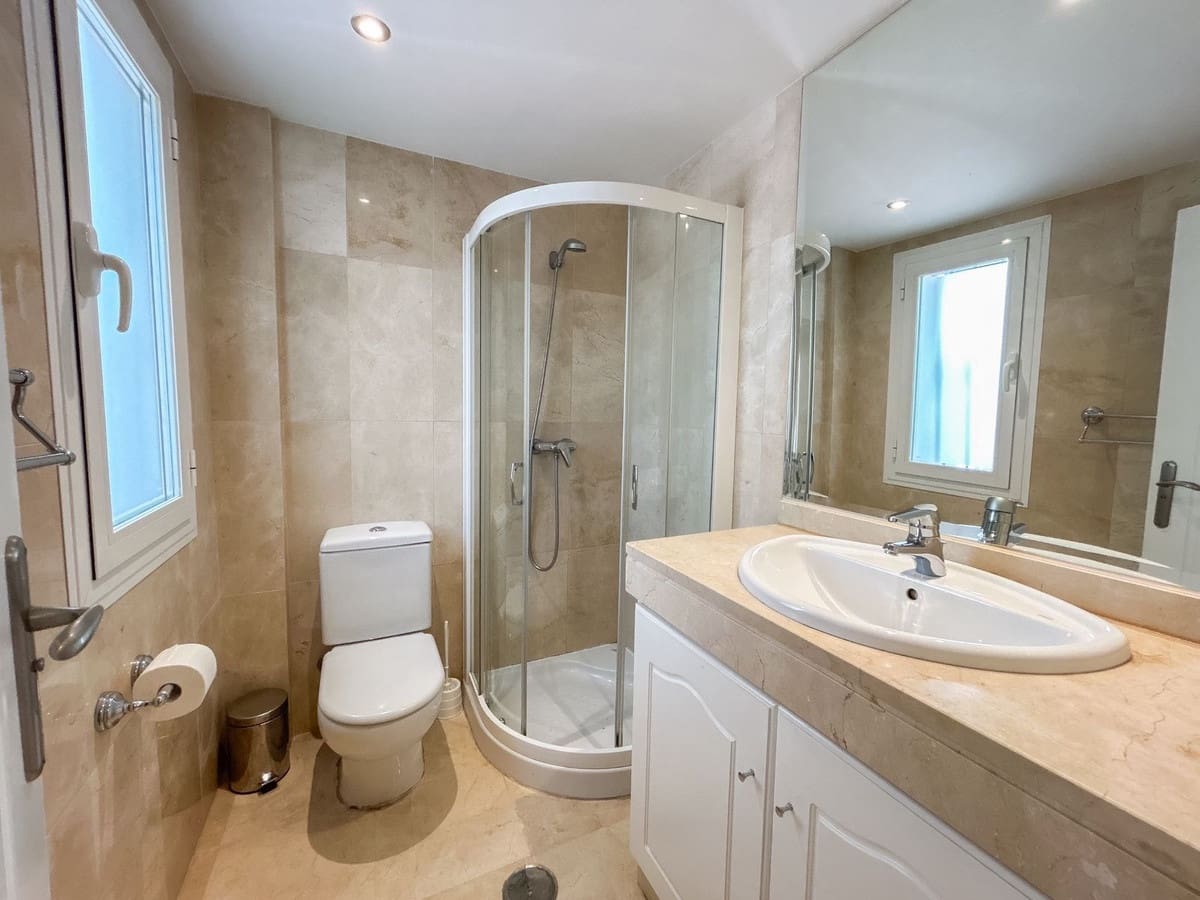 2 makuuhuone Huoneisto myytävänä paikassa Buenas Noches mukana uima-altaan 
autotalli - 650 000 € (Ref: 9541929)