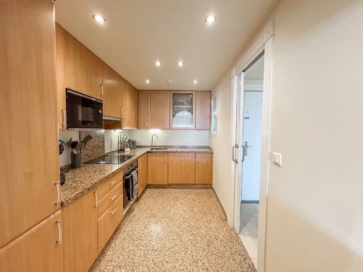 2 makuuhuone Huoneisto myytävänä paikassa Buenas Noches mukana uima-altaan 
autotalli - 650 000 € (Ref: 9541929)