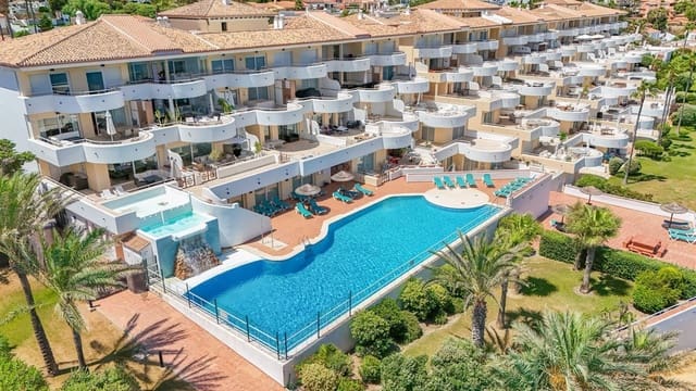 2 soverom Leilighet til salgs i Buenas Noches, Estepona med svømmebasseng garasje - € 650 000 (Ref: 9541929)