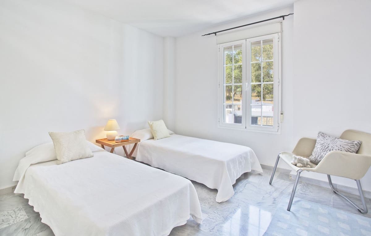 3 soveværelse Byhus til salg i Guadalmina med swimmingpool garage - € 695.000 (Ref: 9541930)