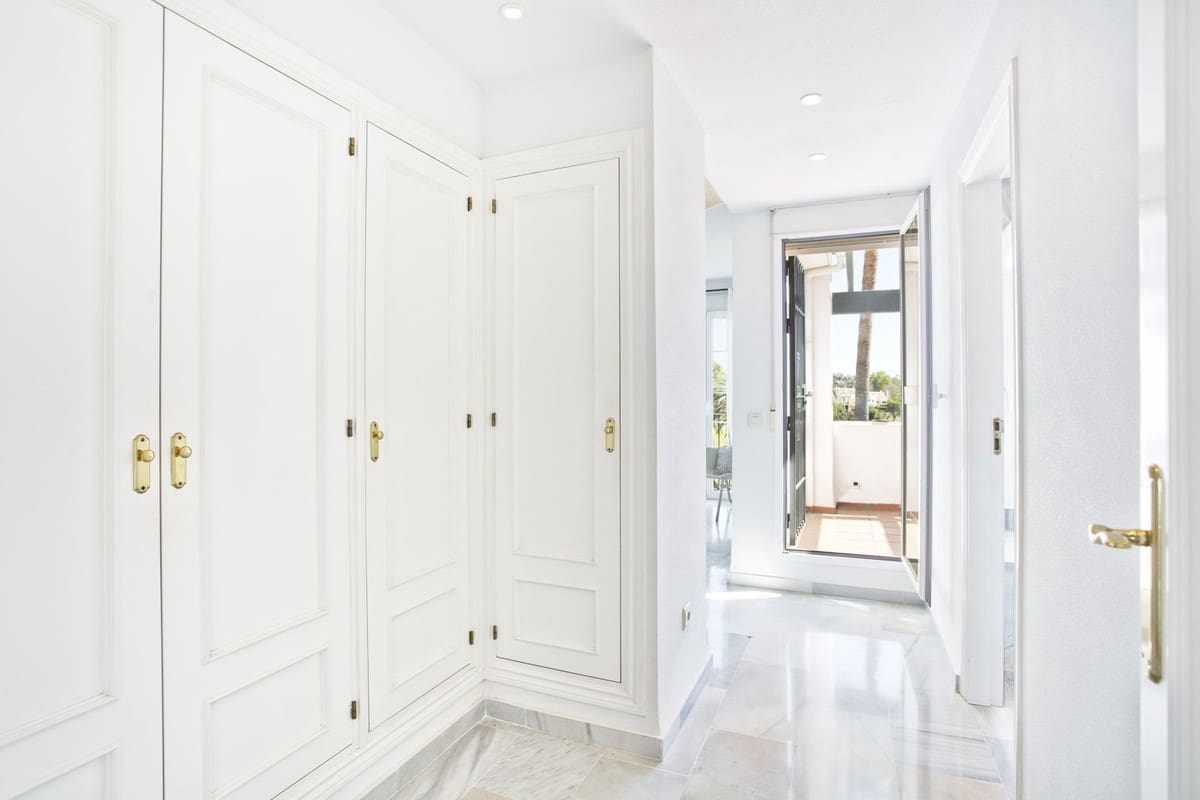 3 soveværelse Byhus til salg i Guadalmina med swimmingpool garage - € 695.000 (Ref: 9541930)