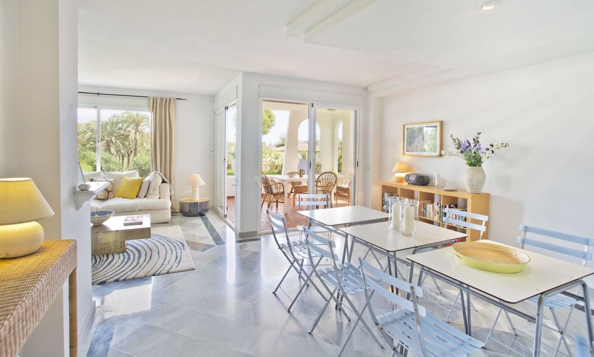 3 soveværelse Byhus til salg i Guadalmina med swimmingpool garage - € 695.000 (Ref: 9541930)