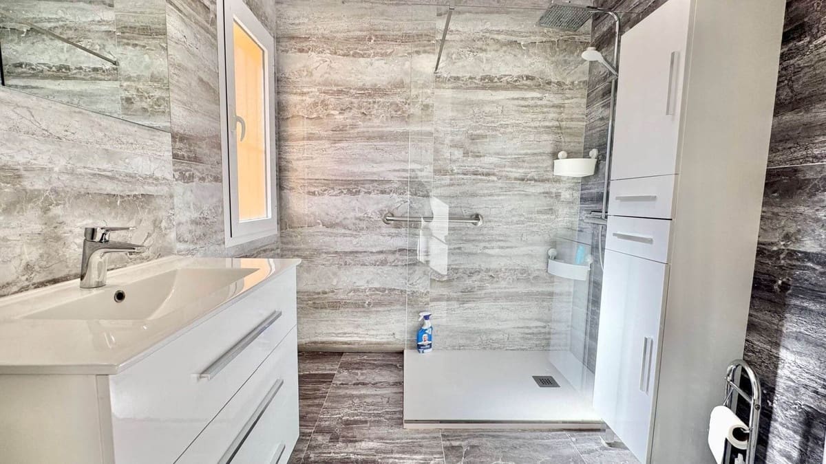 3 bedroom Villa for sale in Riviera del Sol with pool garage - € 730,000 (Ref: 9541931)