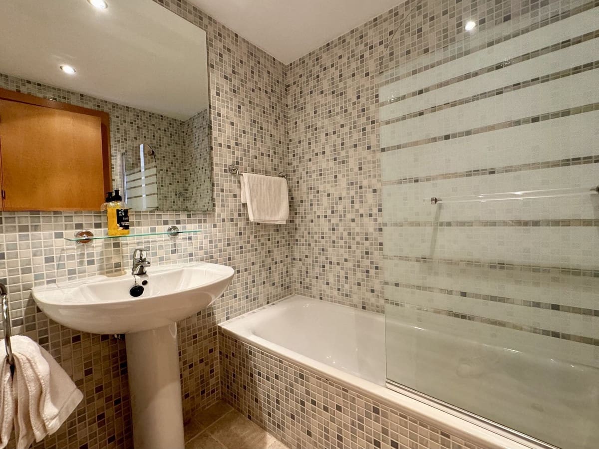 2 quarto Penthouse para venda em Bahia de Casares com piscina garagem - 245 000 € (Ref: 9541932)