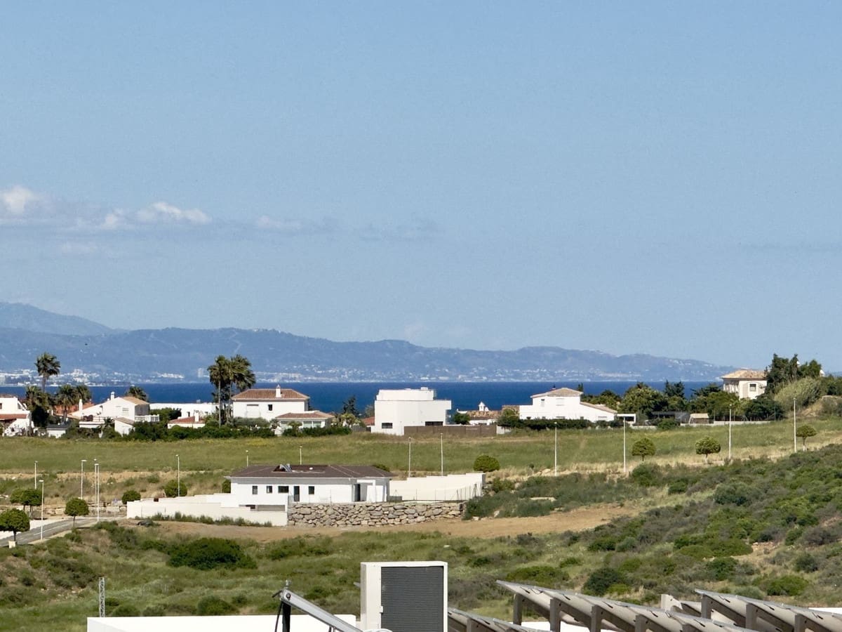 2 bedroom Penthouse for sale in Bahia de Casares with pool garage - € 245,000 (Ref: 9541932)