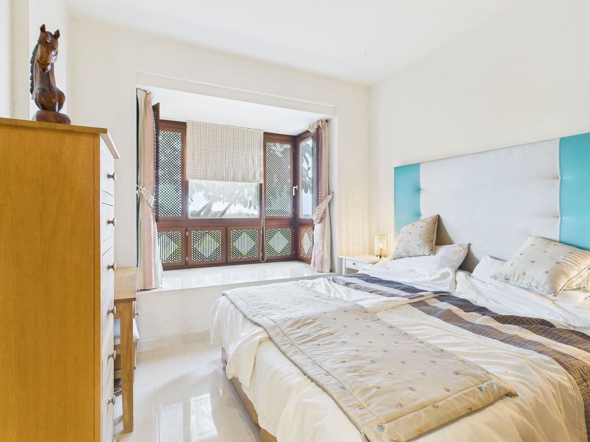 2 soveværelse Penthouse til salg i Estepona med swimmingpool garage - € 390.000 (Ref: 9541933)