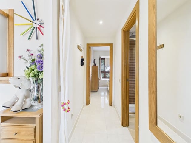 2 soveværelse Penthouse til salg i Estepona med swimmingpool garage - € 390.000 (Ref: 9541933)