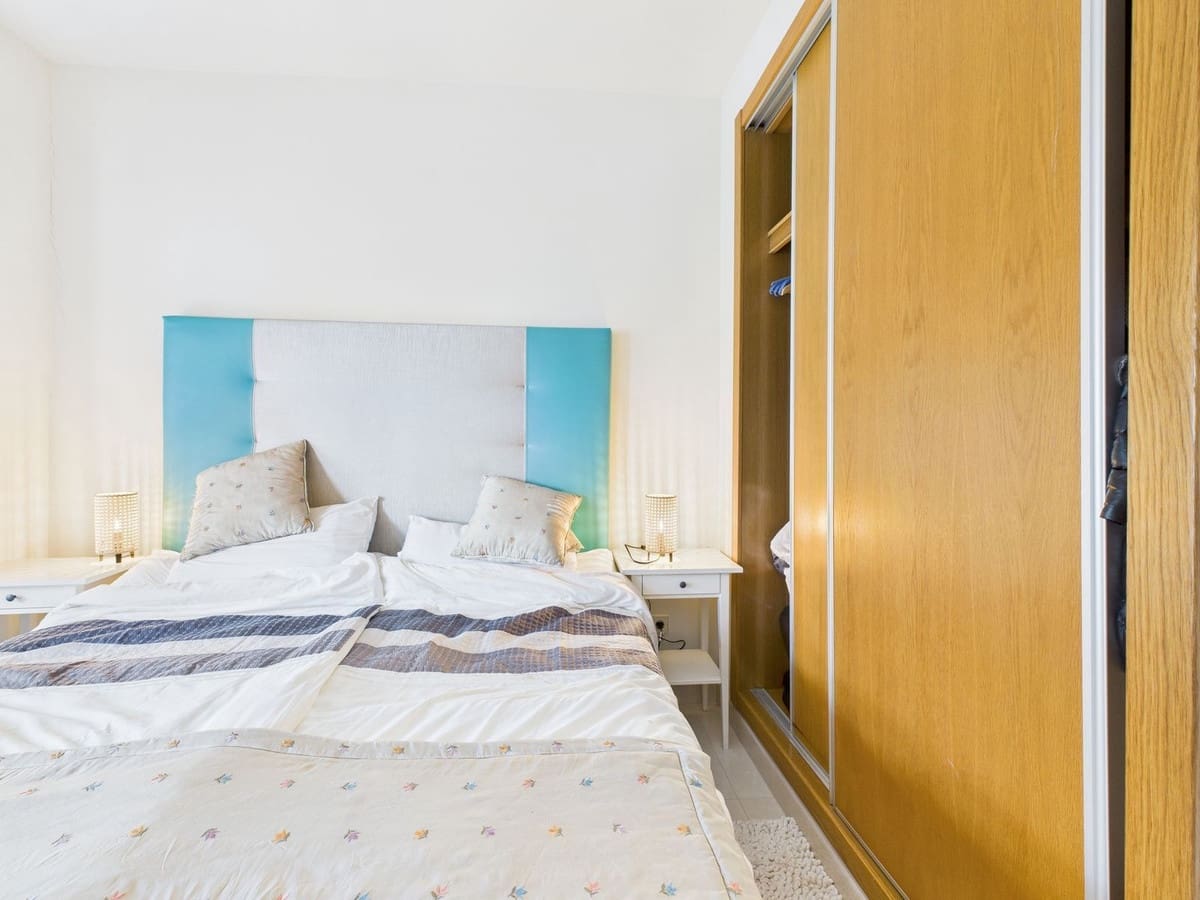 2 soveværelse Penthouse til salg i Estepona med swimmingpool garage - € 390.000 (Ref: 9541933)