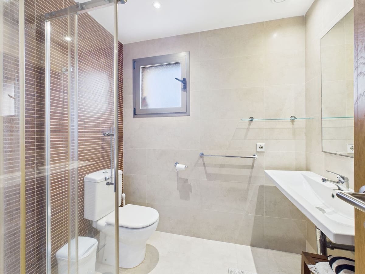 2 soveværelse Penthouse til salg i Estepona med swimmingpool garage - € 390.000 (Ref: 9541933)