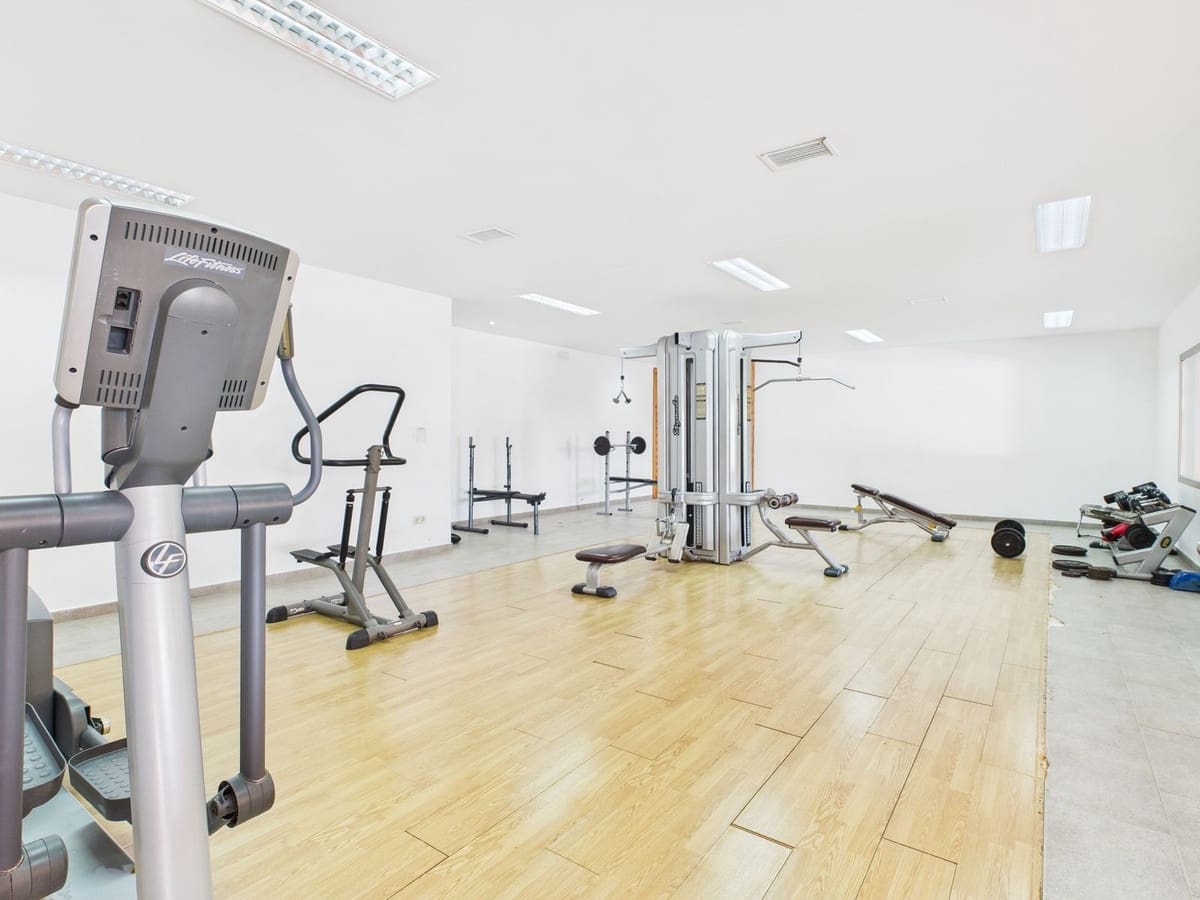 2 soveværelse Penthouse til salg i Estepona med swimmingpool garage - € 390.000 (Ref: 9541933)