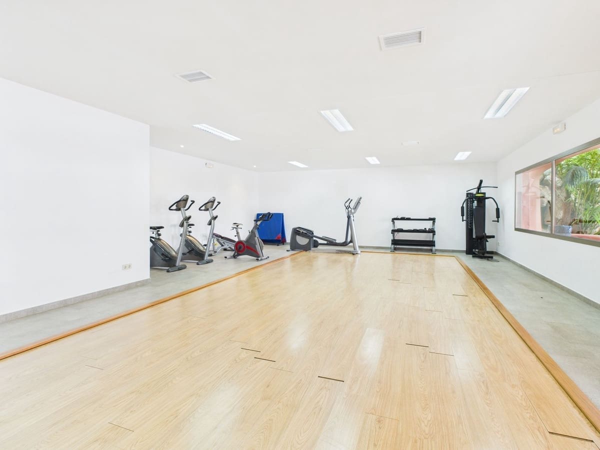 2 soveværelse Penthouse til salg i Estepona med swimmingpool garage - € 390.000 (Ref: 9541933)