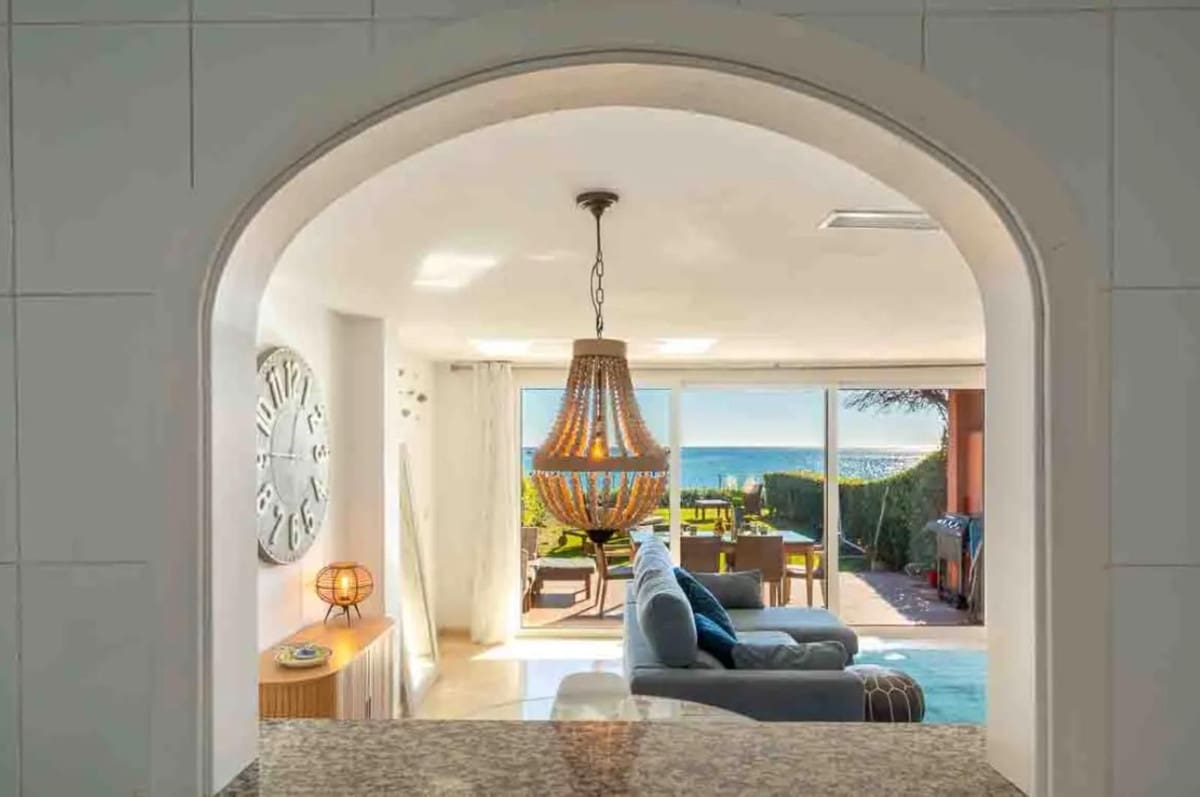 3 chambre Maison de Ville à vendre à Estepona avec piscine garage - 1 050 000 € (Ref: 9542401)