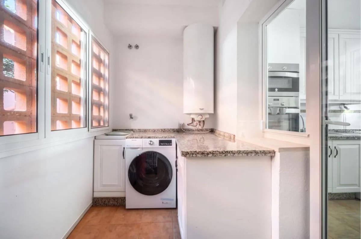 3 chambre Maison de Ville à vendre à Estepona avec piscine garage - 1 050 000 € (Ref: 9542401)