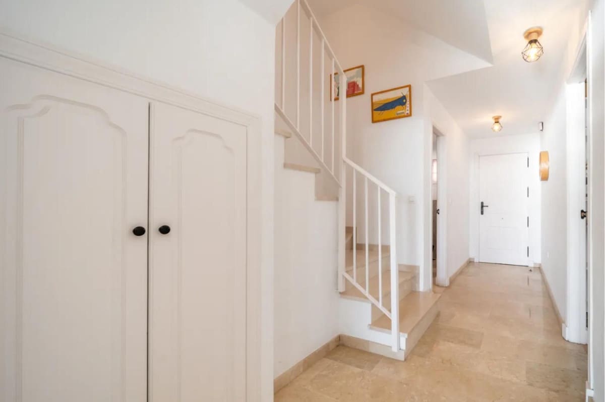 3 chambre Maison de Ville à vendre à Estepona avec piscine garage - 1 050 000 € (Ref: 9542401)