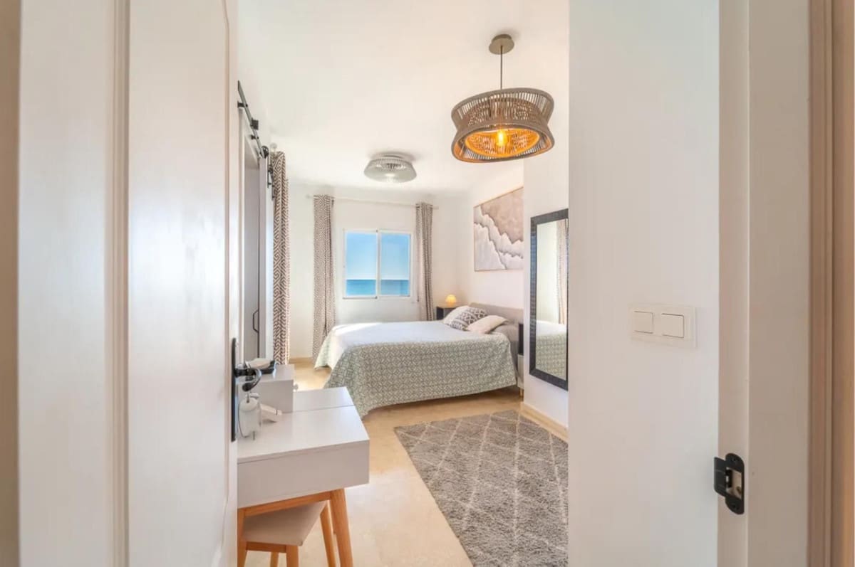 3 chambre Maison de Ville à vendre à Estepona avec piscine garage - 1 050 000 € (Ref: 9542401)