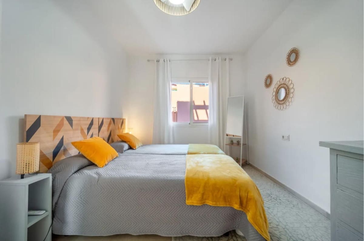 3 chambre Maison de Ville à vendre à Estepona avec piscine garage - 1 050 000 € (Ref: 9542401)