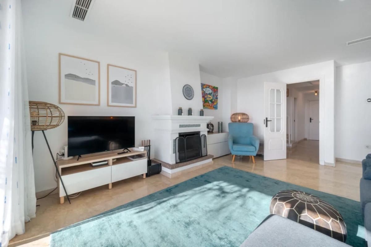 3 chambre Maison de Ville à vendre à Estepona avec piscine garage - 1 050 000 € (Ref: 9542401)