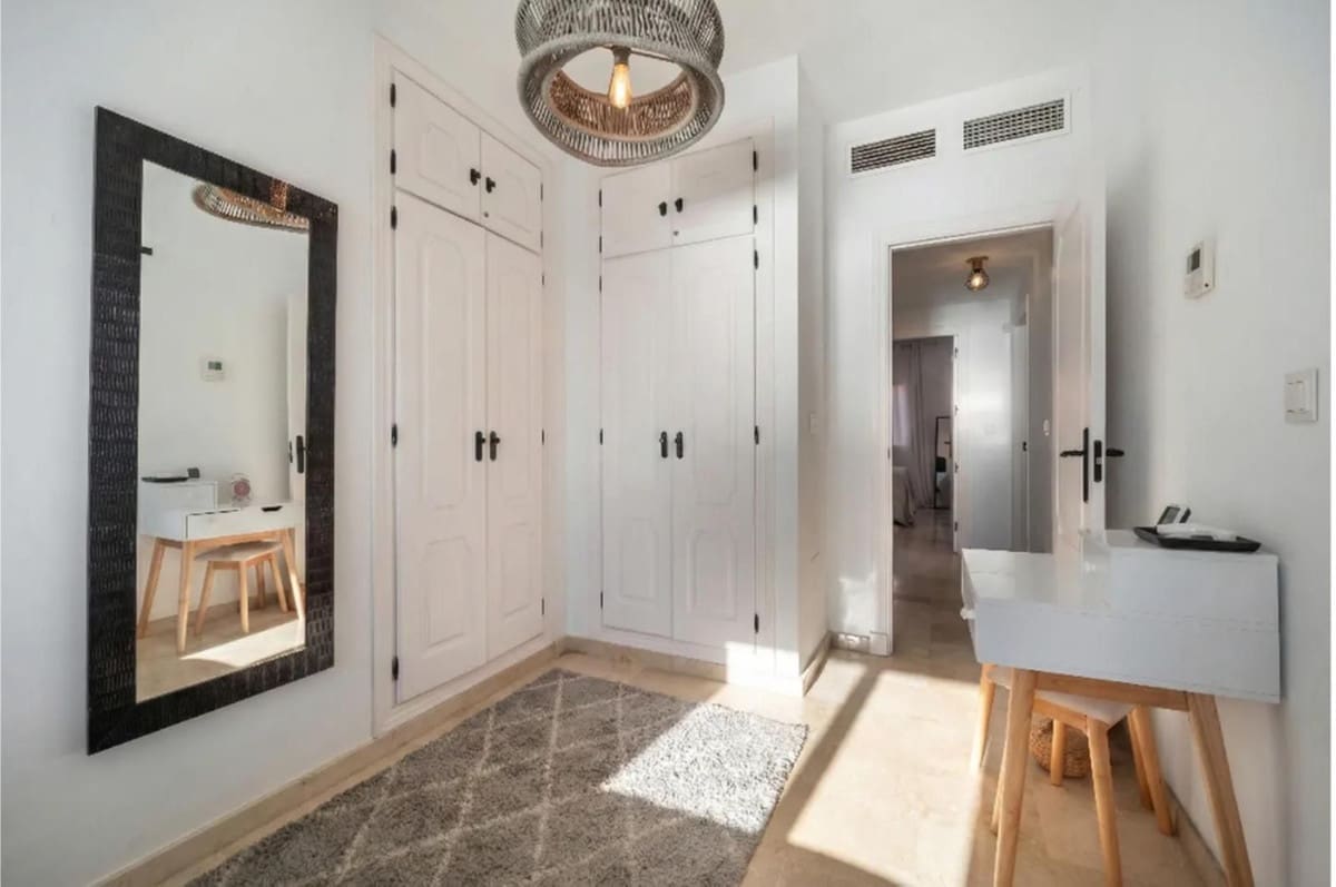 3 chambre Maison de Ville à vendre à Estepona avec piscine garage - 1 050 000 € (Ref: 9542401)