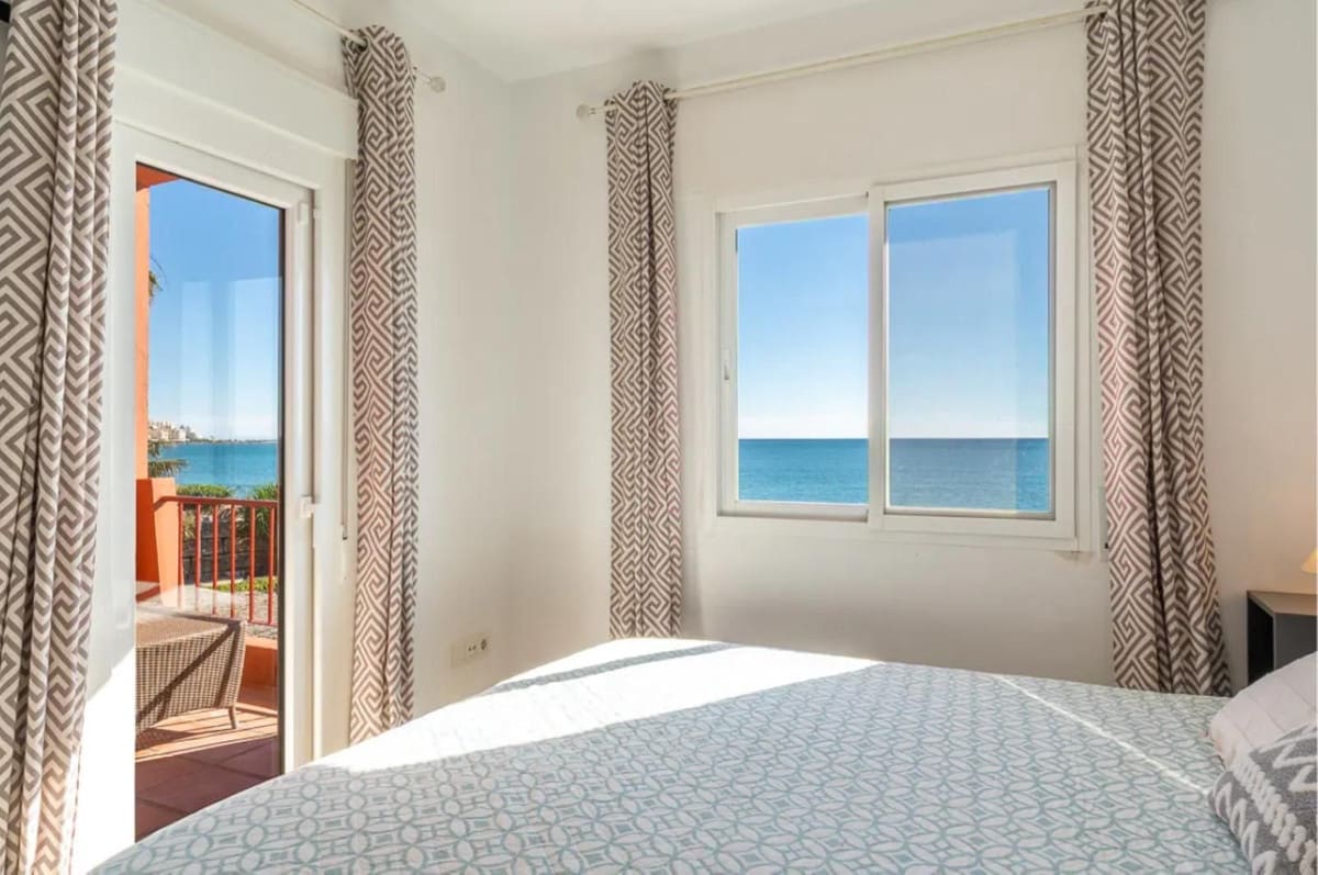 3 chambre Maison de Ville à vendre à Estepona avec piscine garage - 1 050 000 € (Ref: 9542401)