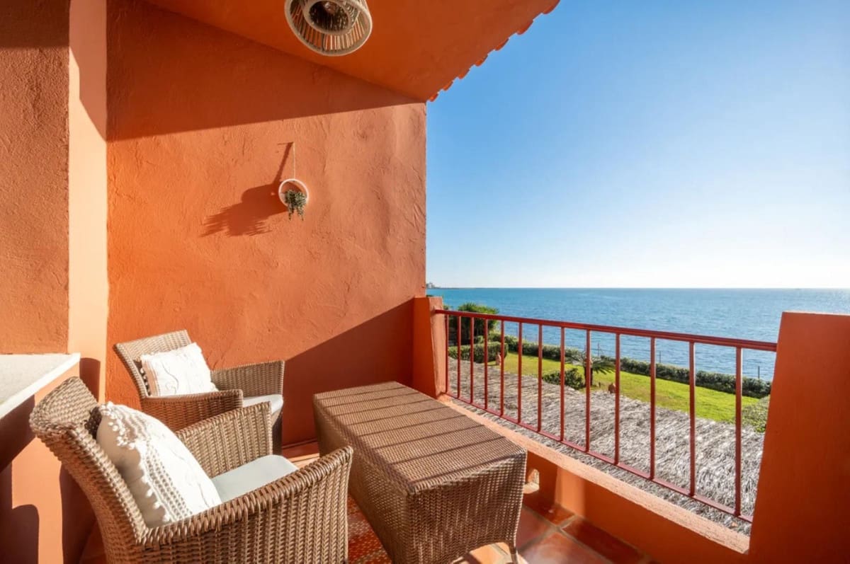 3 chambre Maison de Ville à vendre à Estepona avec piscine garage - 1 050 000 € (Ref: 9542401)