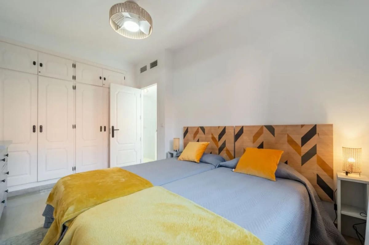 3 chambre Maison de Ville à vendre à Estepona avec piscine garage - 1 050 000 € (Ref: 9542401)