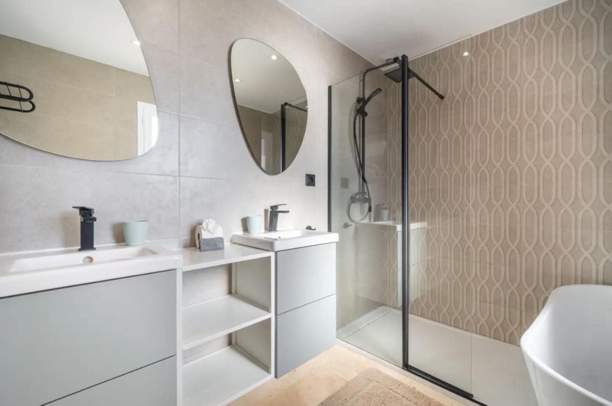 3 chambre Maison de Ville à vendre à Estepona avec piscine garage - 1 050 000 € (Ref: 9542401)